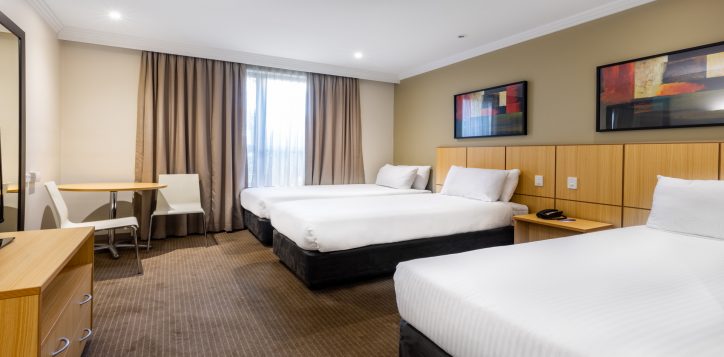 standard_triple_room_img1-2-2