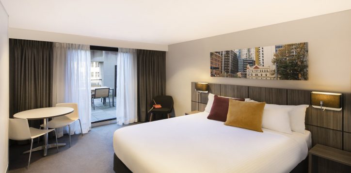 superior_queen-room_with_balcony_img1-2-2